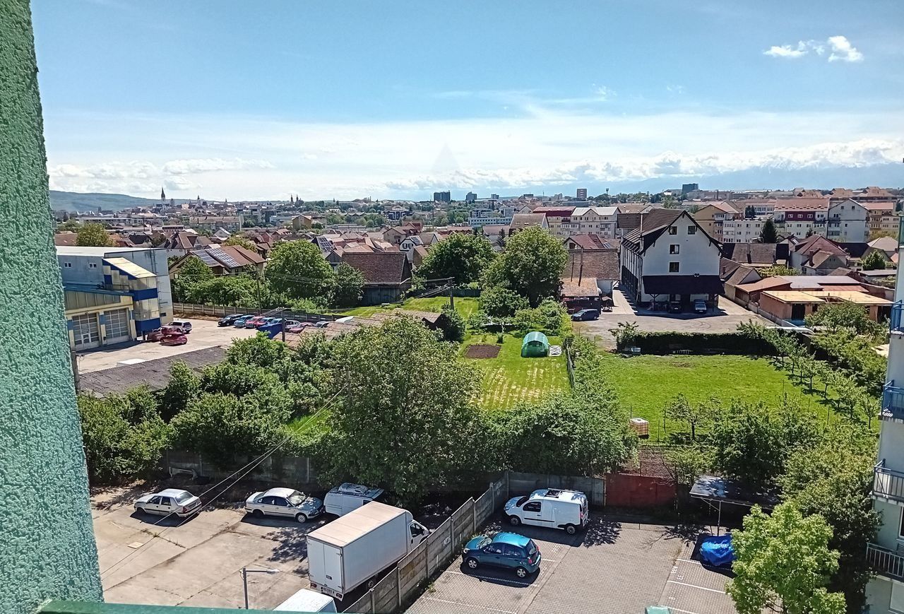Apartament 3 camere balcon 5 mp si parcare privata zona Turnisor