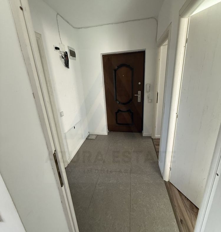 Apartament 2 camere parter 2 locuri parcare Calea Cisnadiei