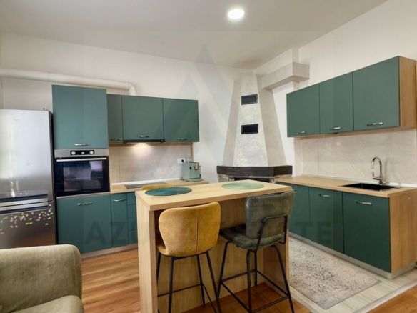 Apartament la casa 76 mp utili terasa curte si pivnita zona Lupeni