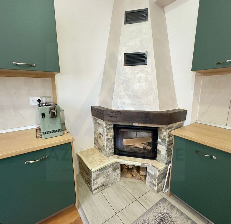 Apartament la casa 76 mp utili terasa curte si pivnita zona Lupeni