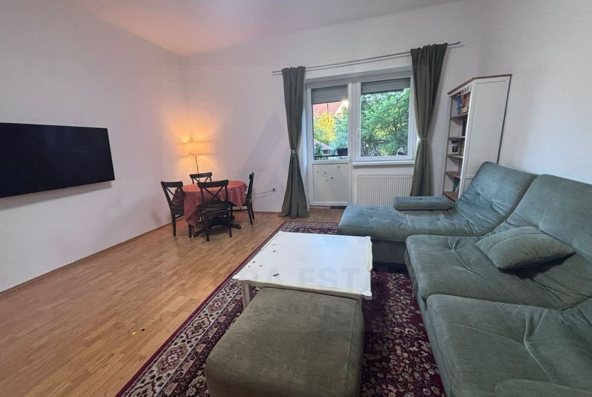 Apartament la casa 76 mp utili terasa curte si pivnita zona Lupeni