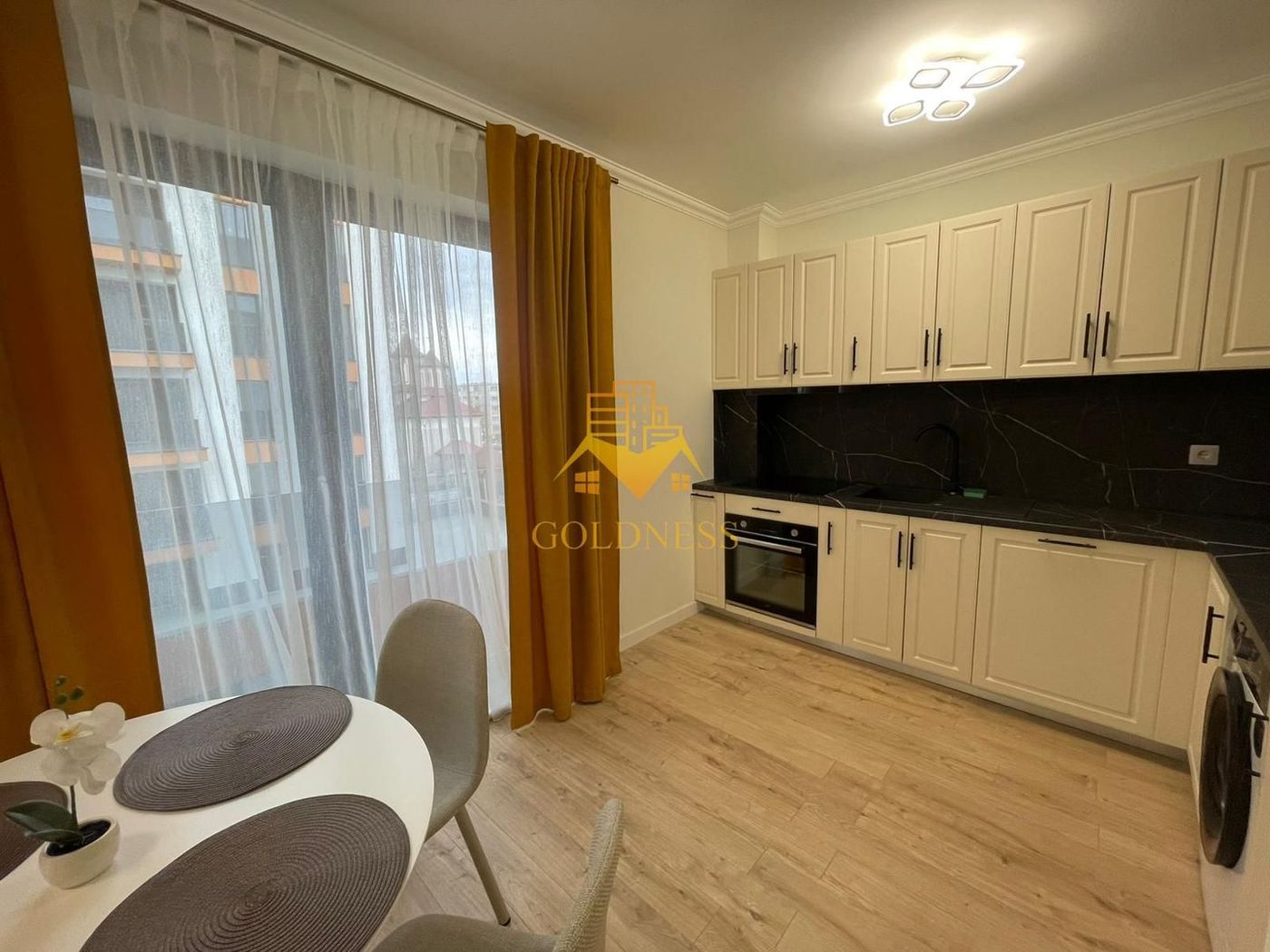 2 Camere Openspace, Lux, Intre lacuri, Parcare, FSEGA, Iulius Mall.