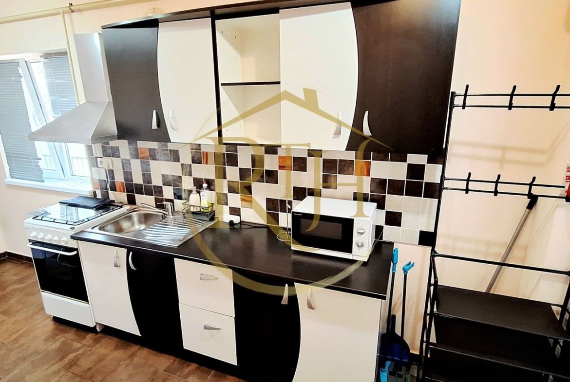 Oferim spre inchiriere apartament cu 1 camera,loc de parcare,Complex Studentesc