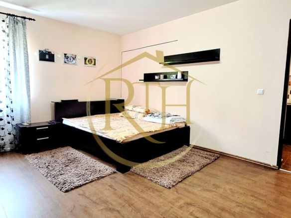 Oferim spre inchiriere apartament cu 1 camera,loc de parcare,Complex Studentesc