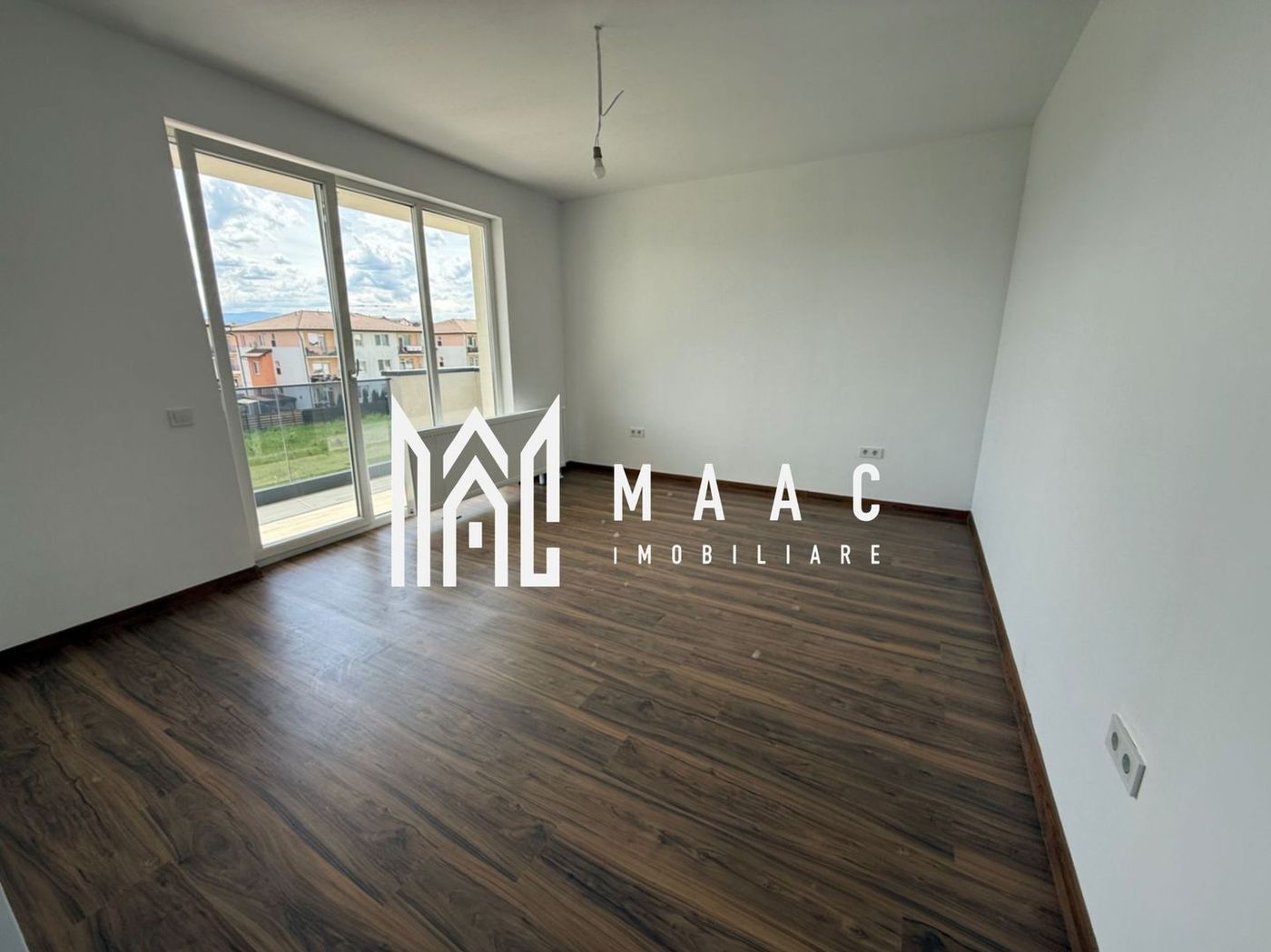 Apartament 3 camere | 77 MP | Bucătărie închisă | 2 terase | Loc de parcare
