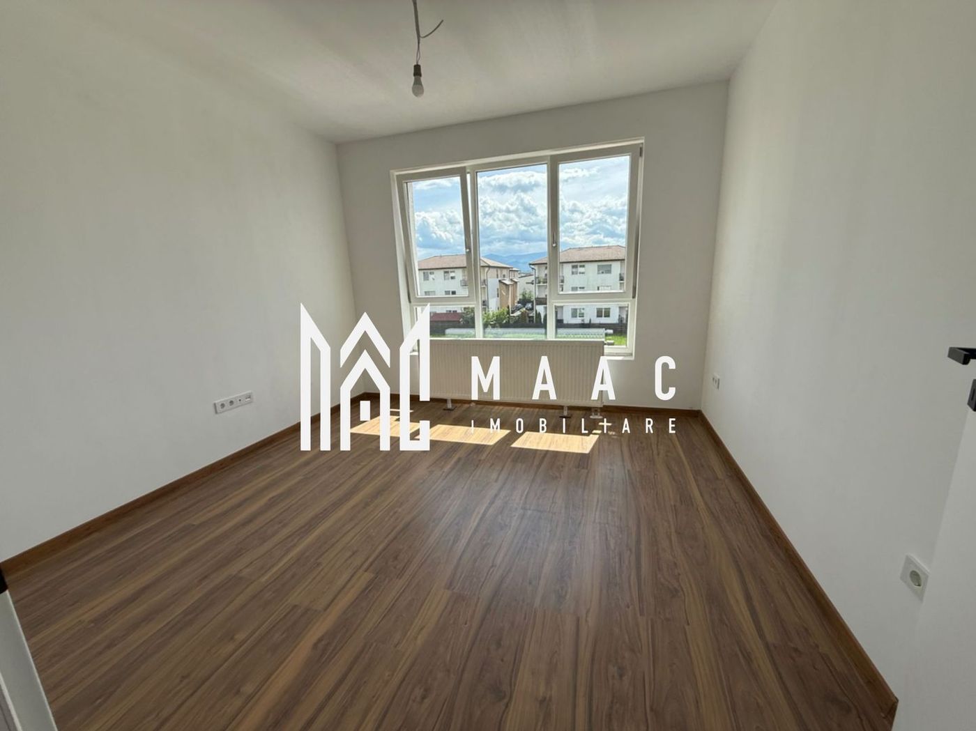 Apartament 3 camere | 77 MP | Bucătărie închisă | 2 terase | Loc de parcare
