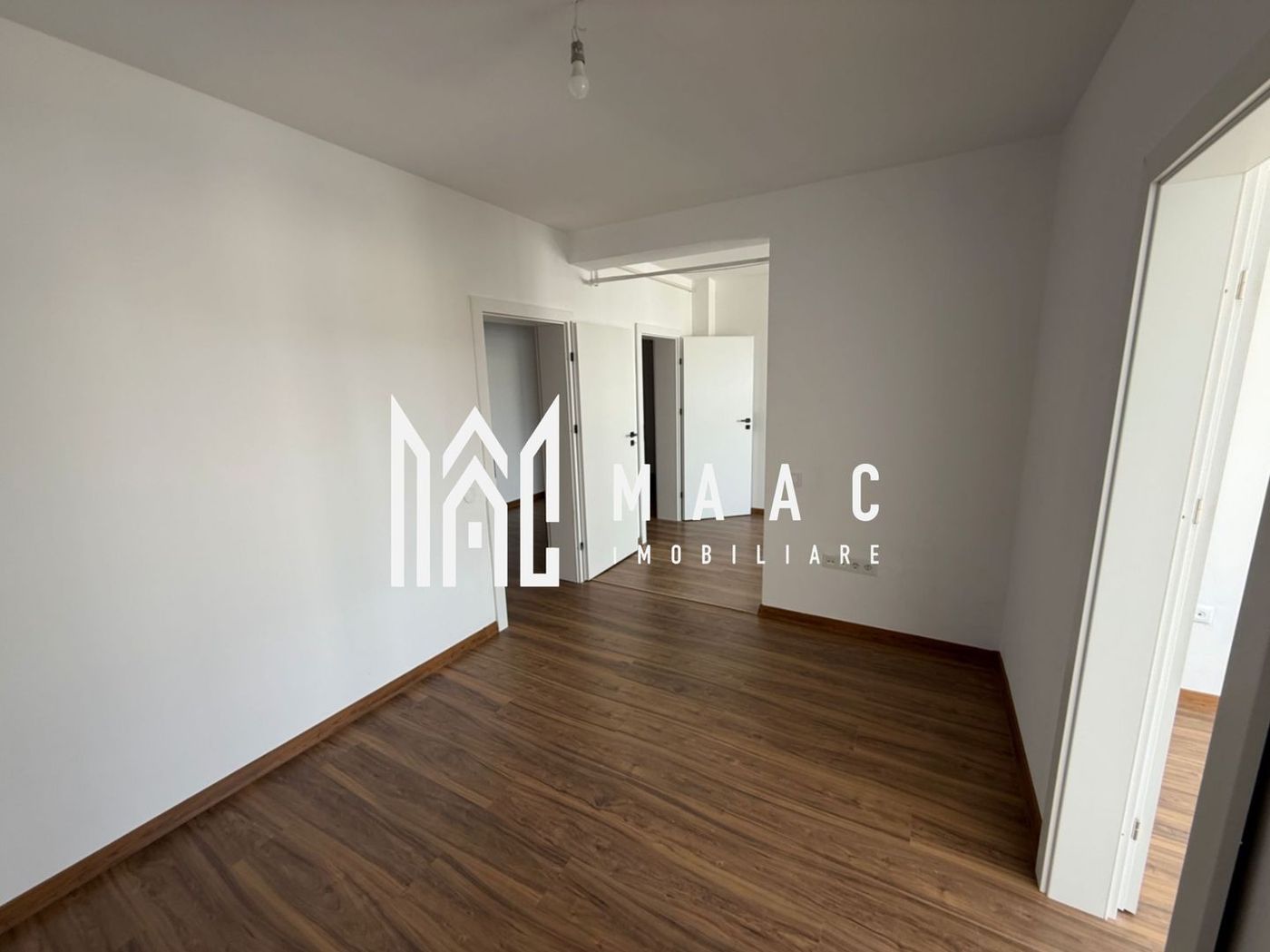 Apartament 2 camere | Etaj 2 | Balcon | Zona Pictor Brana | Loc de Parcare
