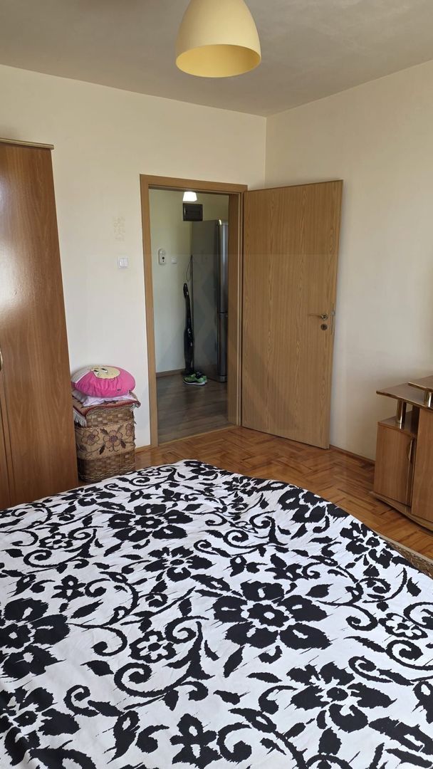 Apartament 2 camere 60 mp utili etaj 2 balcon 6 mp Zona Lazaret