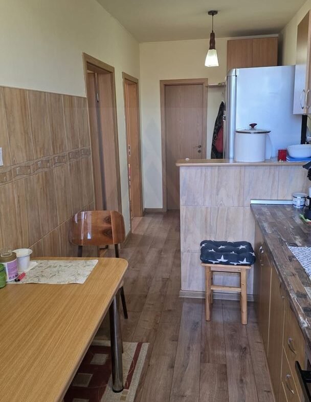 Apartament 2 camere 60 mp utili etaj 2 balcon 6 mp Zona Lazaret