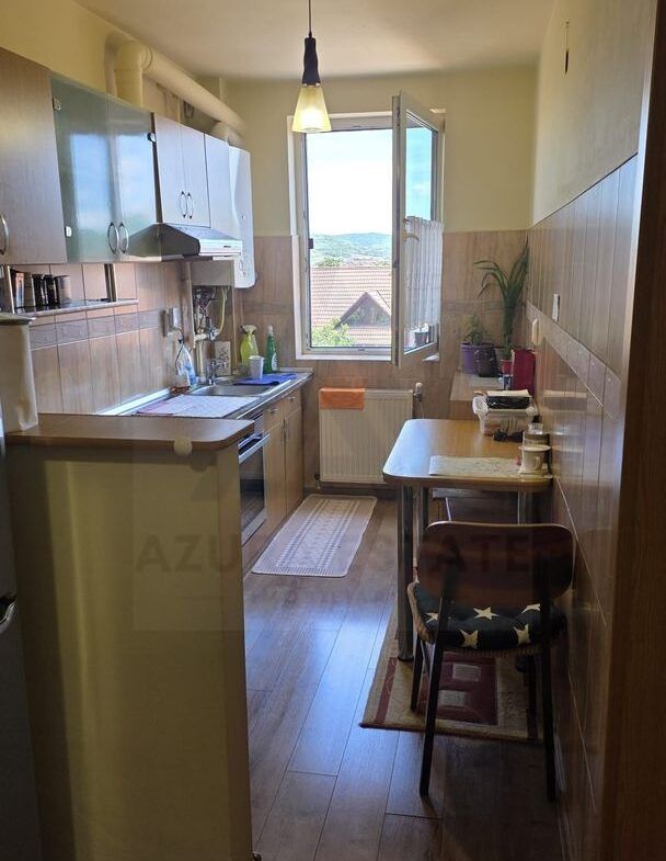Apartament 2 camere 60 mp utili etaj 2 balcon 6 mp Zona Lazaret