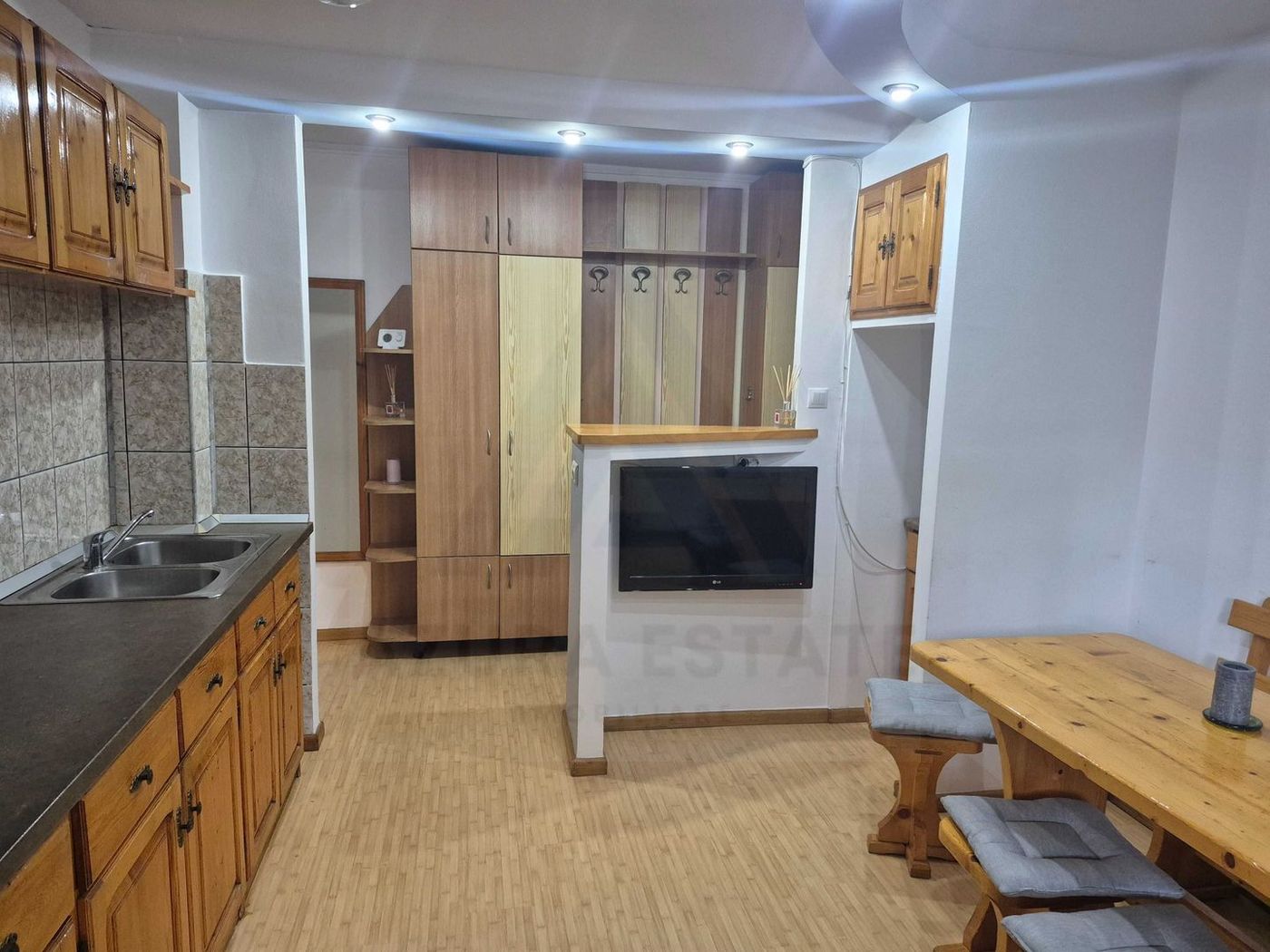 Apartament modern 2 camere parter 60 mp utili zona Vasile Aaron