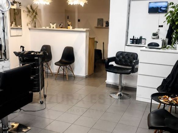 Spatiu comercial cu multiple posibilitati inchiriere zona Alba Iulia