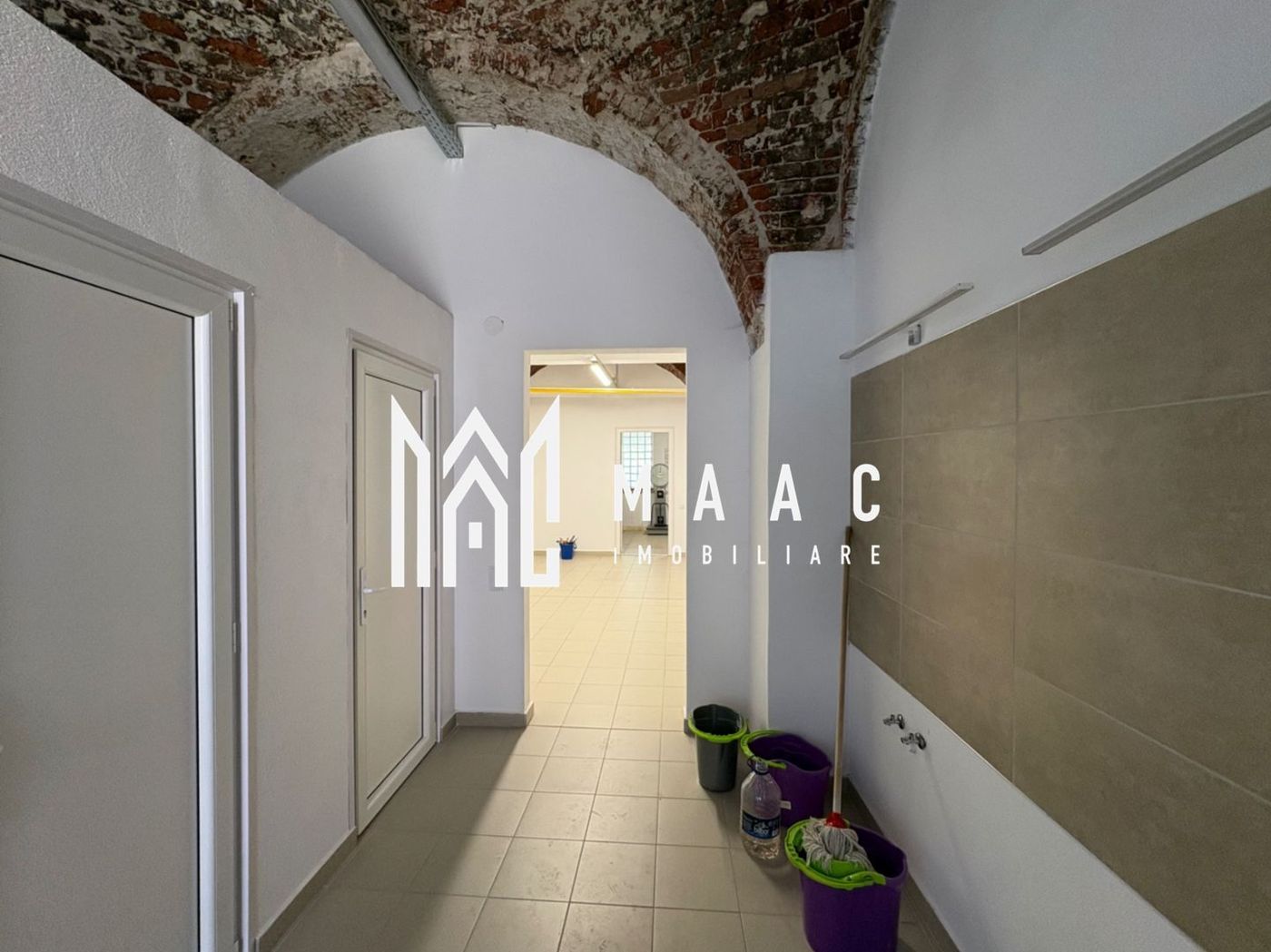 Casa ultracentrală cu potențial mixt – 1285 mp, acces dublu