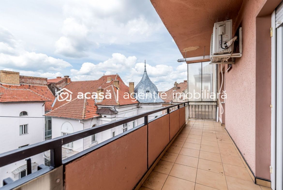 Apartament ultrafinisat la cheie cu 2 camere decomandat Piata Mica