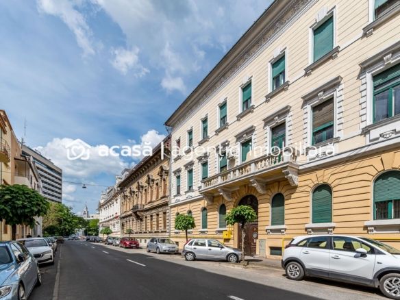 Apartament 98 mp pe bulevardul Decebal, fatada renovata Comision 0