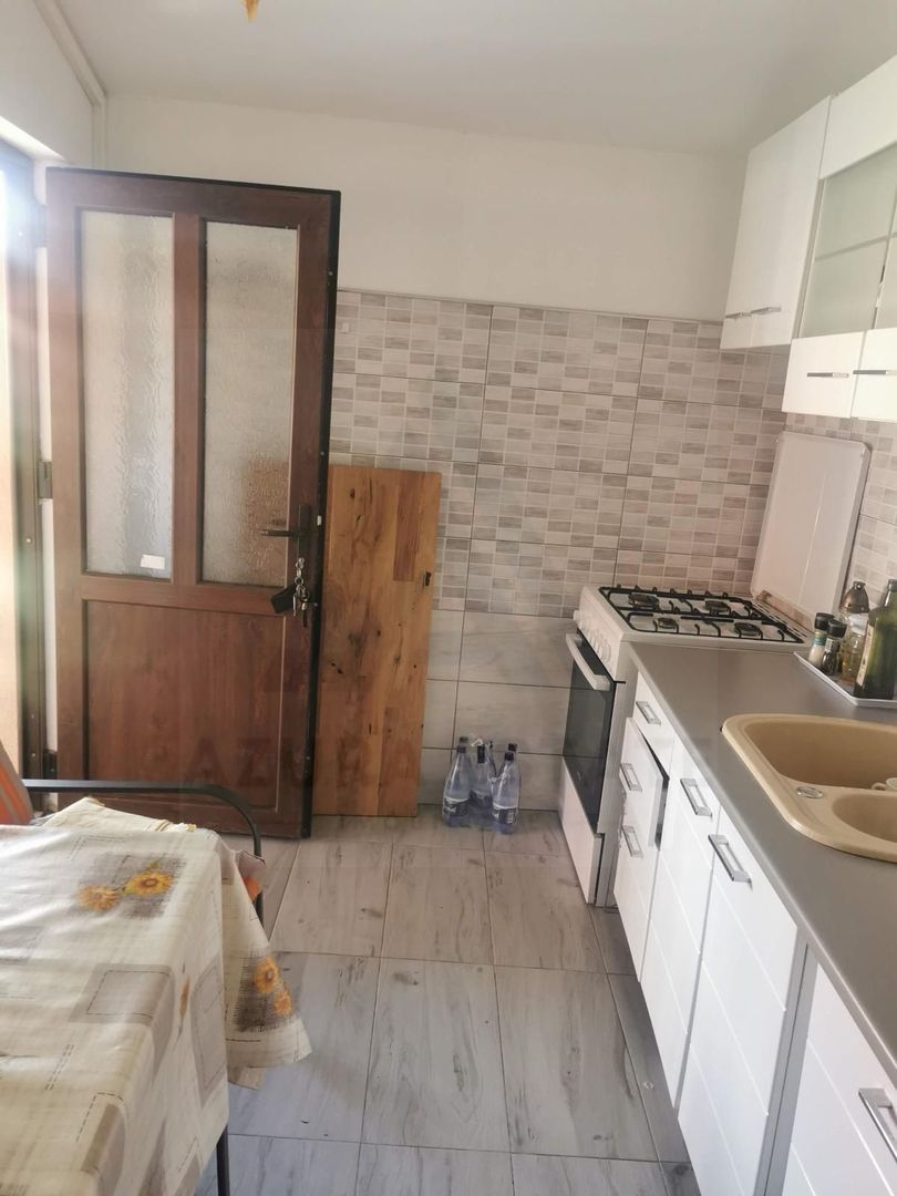 Casa renovata 3 camere teren liber 1250 mp grădină 1400 mp in Colun