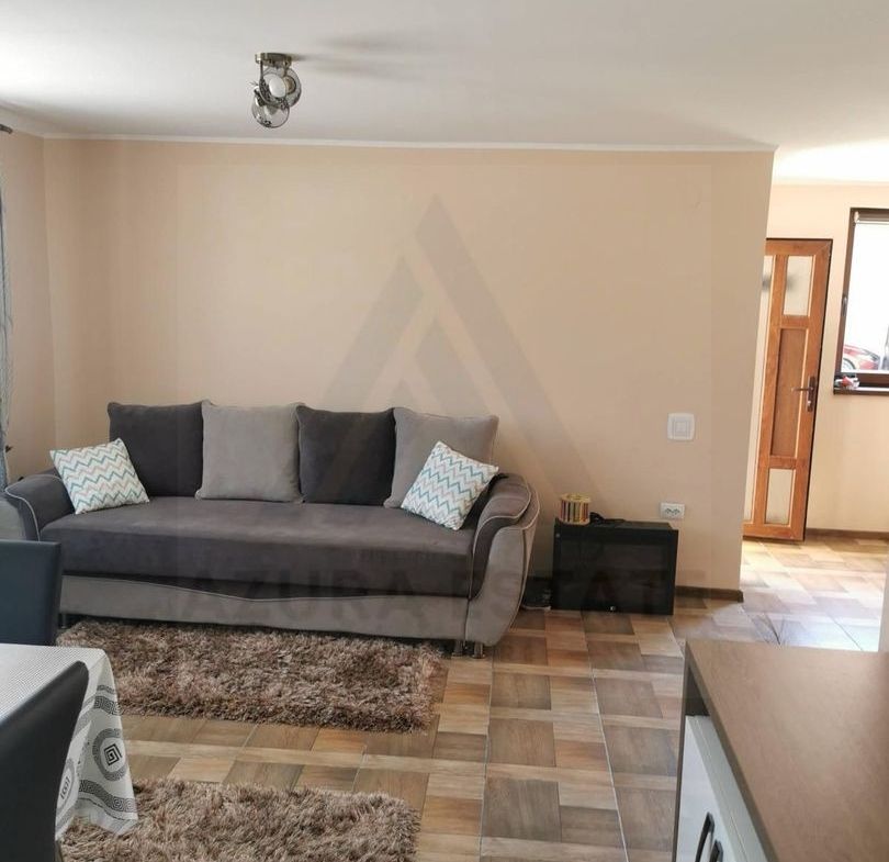 Casa renovata 3 camere teren liber 1250 mp grădină 1400 mp in Colun