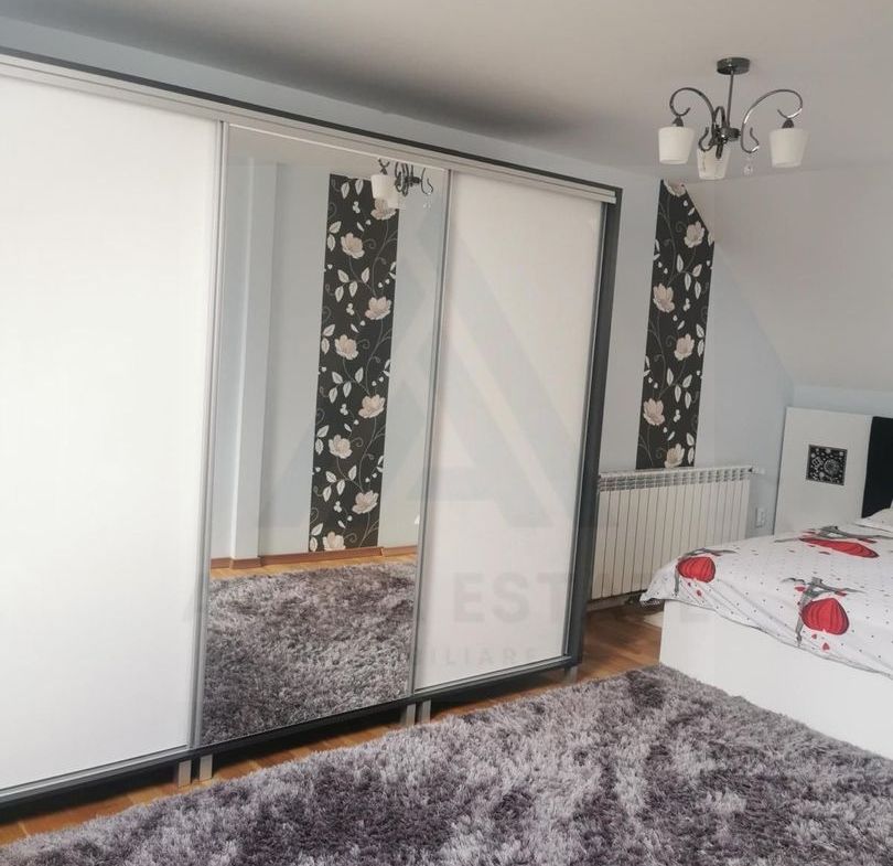Casa renovata 3 camere teren liber 1250 mp grădină 1400 mp in Colun