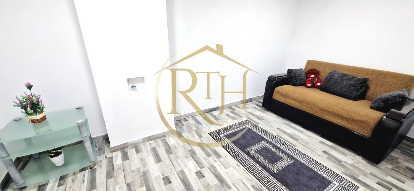 Vand casa recent renovata cu 900 mp curte si gradina in Carpinis