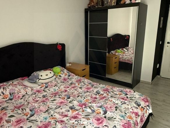 Apartament modern 3 camere 2 bai 64 mp utili si parcare zona Central