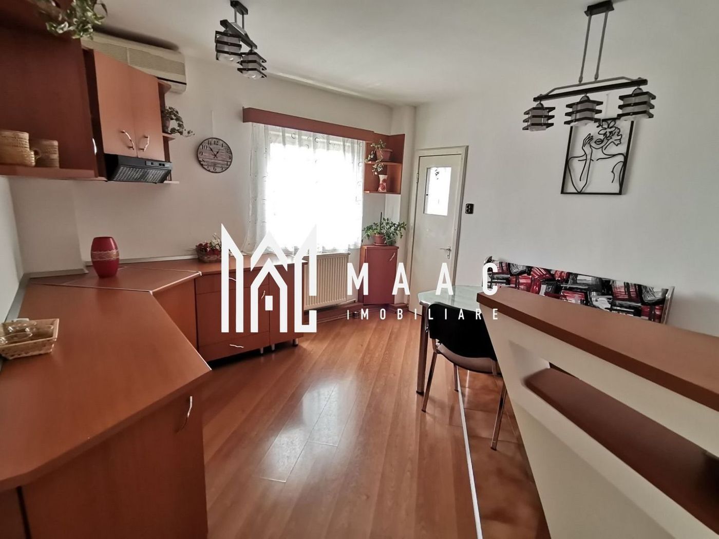 Apartamnet 4 Camere | 90 MPU | Central