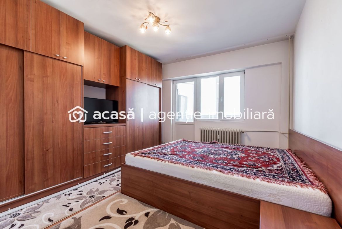 Apartament cu 3 camere în Podgoria Arad, vedere frumoasă, 2 balcoane