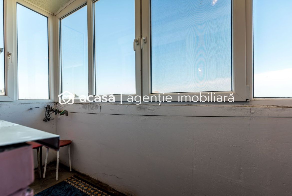 Apartament cu 3 camere în Podgoria Arad, vedere frumoasă, 2 balcoane