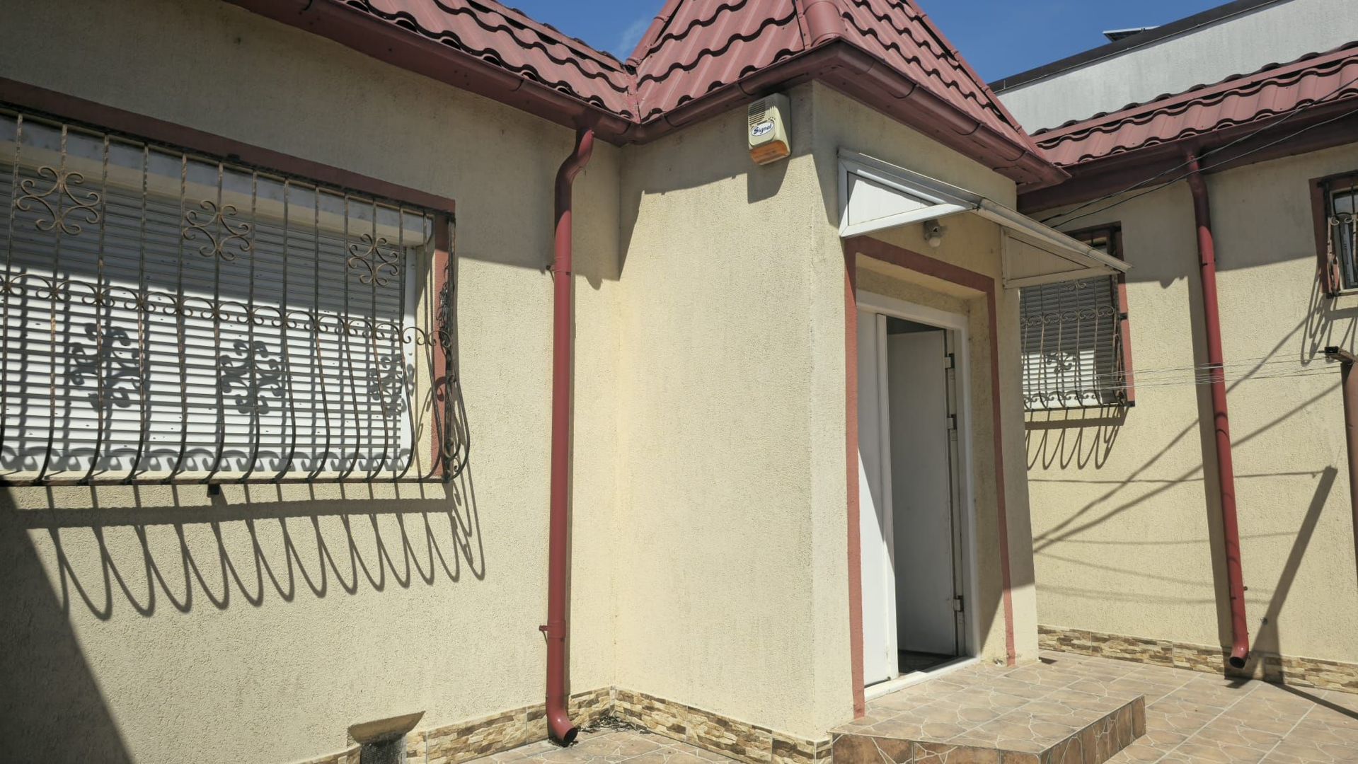 De vanzare casă individuală 3 camere  Str. Vultur, 109.000 euro