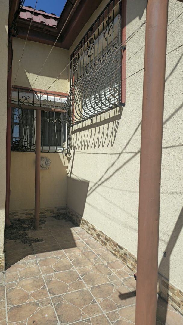 De vanzare casă individuală 3 camere  Str. Vultur, 109.000 euro