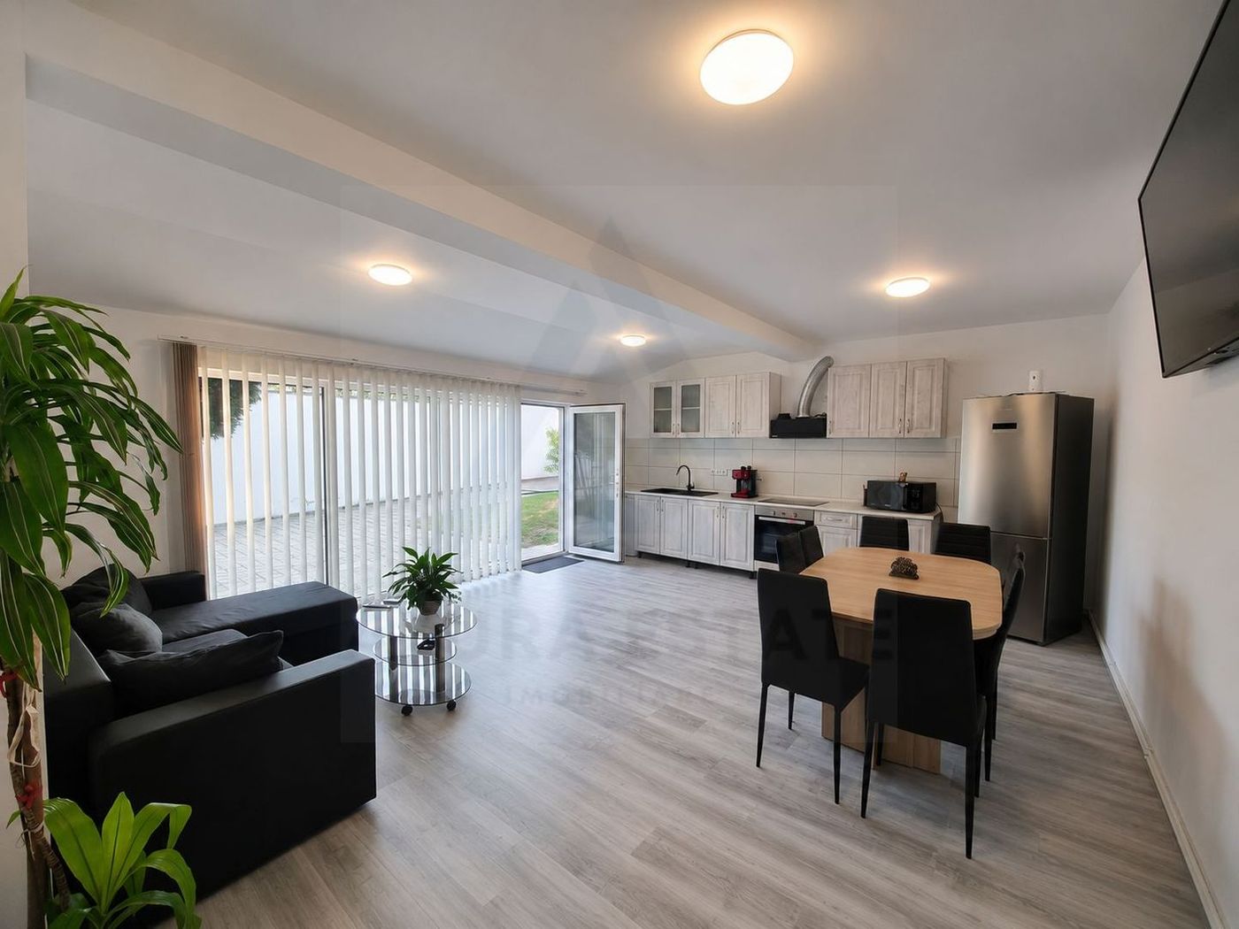 Casă cu 2 apartamente – 5 -camere -140 mp – Turnișor