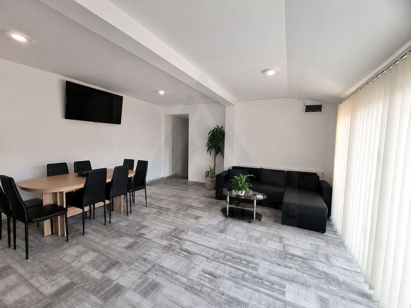 Casă cu 2 apartamente – 5 -camere -140 mp – Turnișor