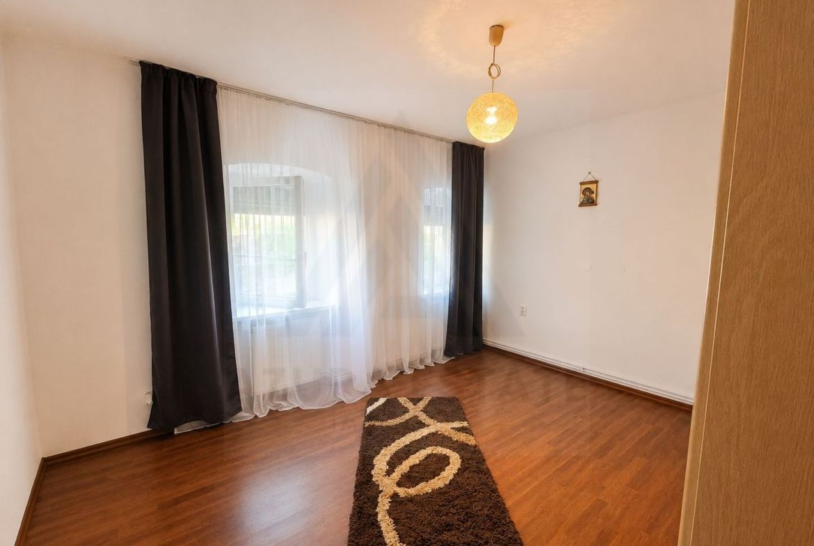 Casă cu 2 apartamente – 5 -camere -140 mp – Turnișor