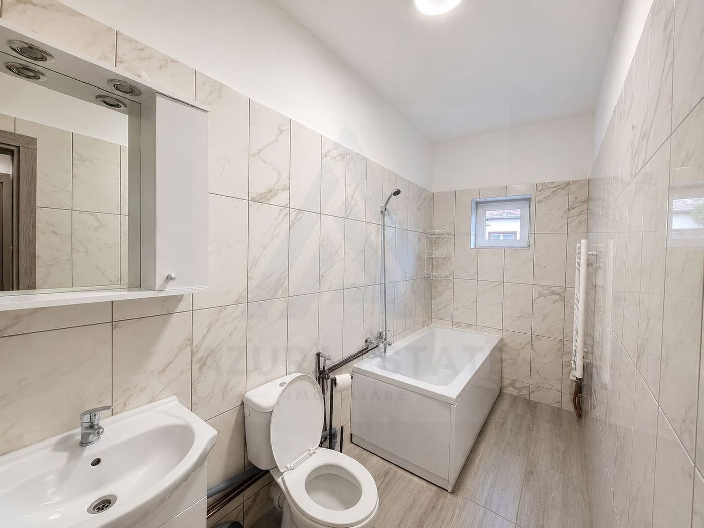 Casă cu 2 apartamente – 5 -camere -140 mp – Turnișor