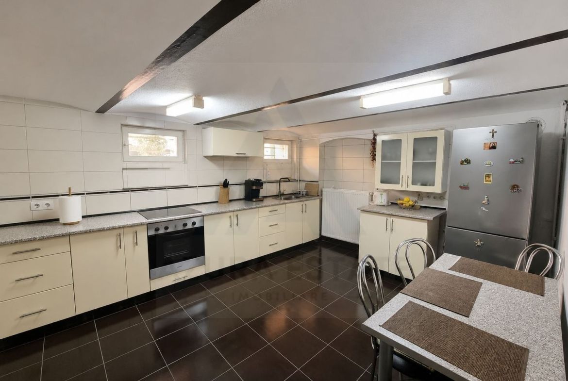 Casă cu 2 apartamente – 5 -camere -140 mp – Turnișor