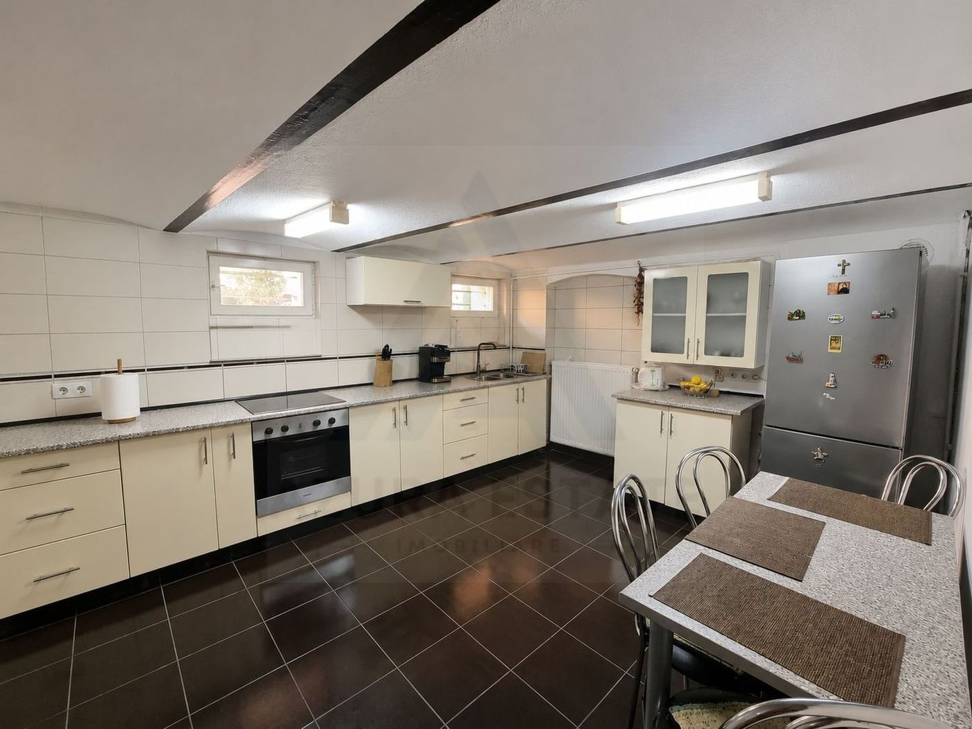 Casă cu 2 apartamente – 5 -camere -140 mp – Turnișor
