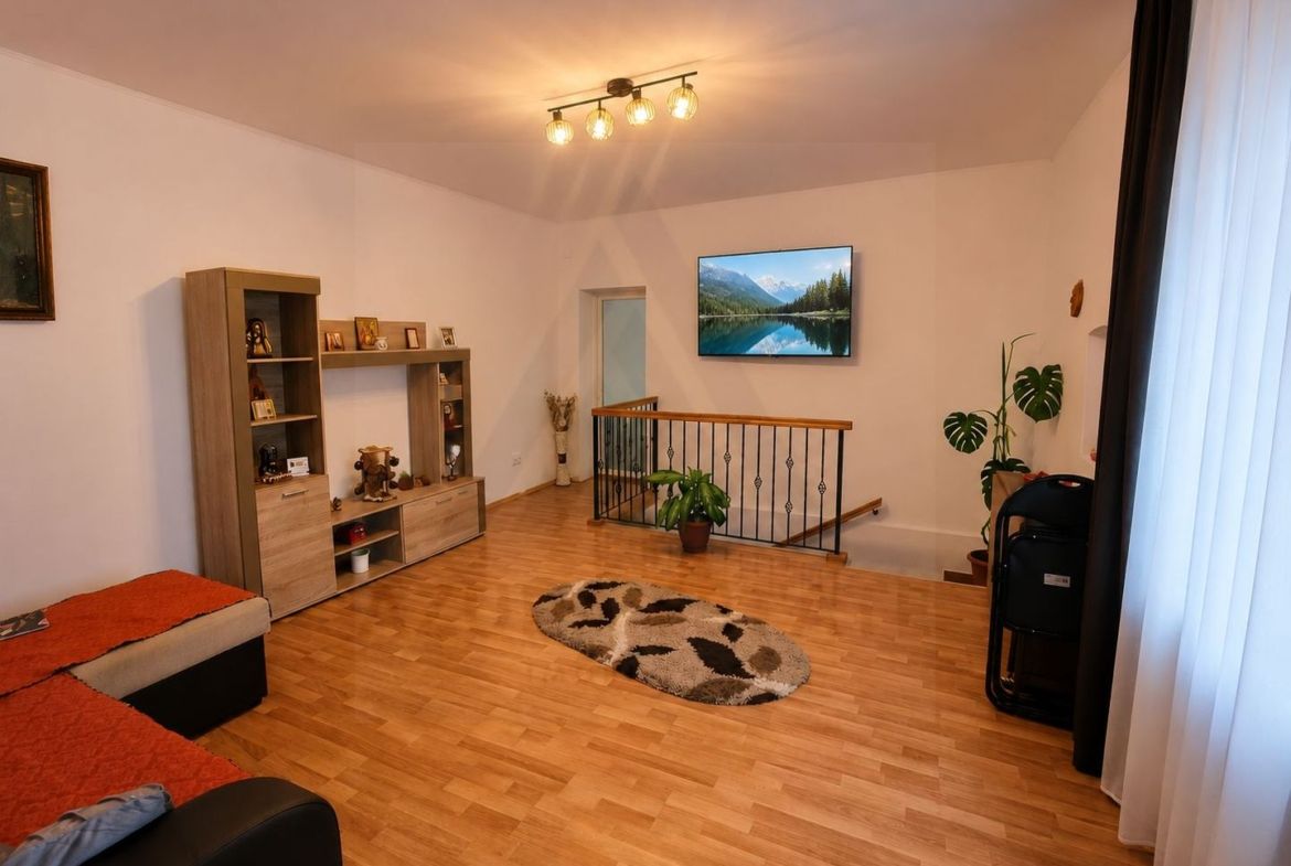 Casă cu 2 apartamente – 5 -camere -140 mp – Turnișor