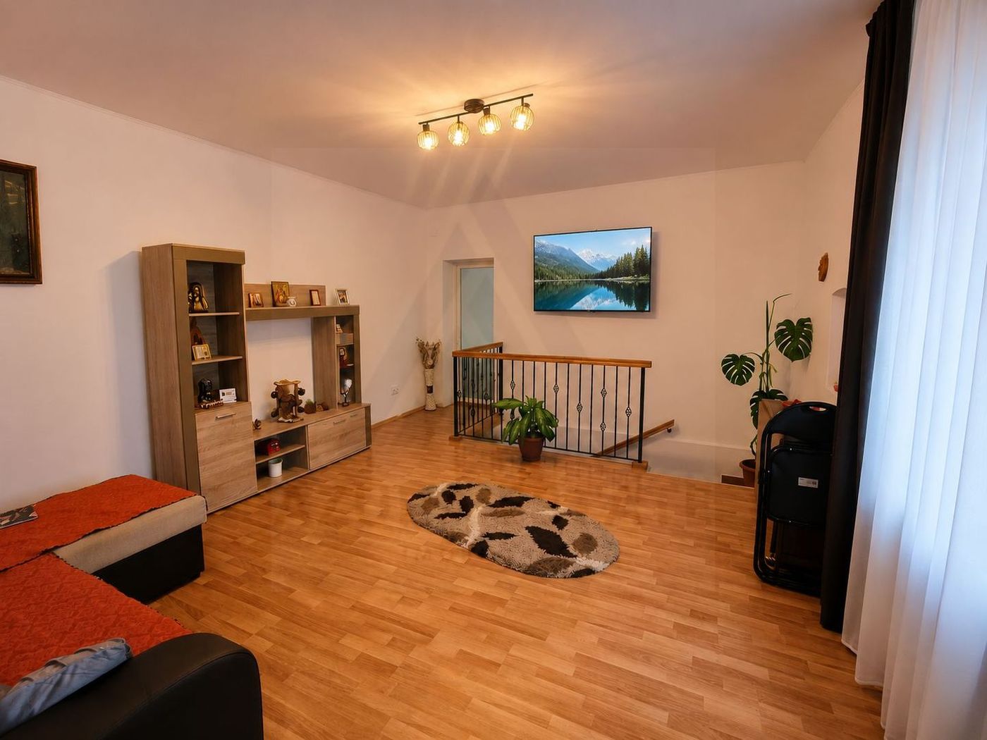 Casă cu 2 apartamente – 5 -camere -140 mp – Turnișor