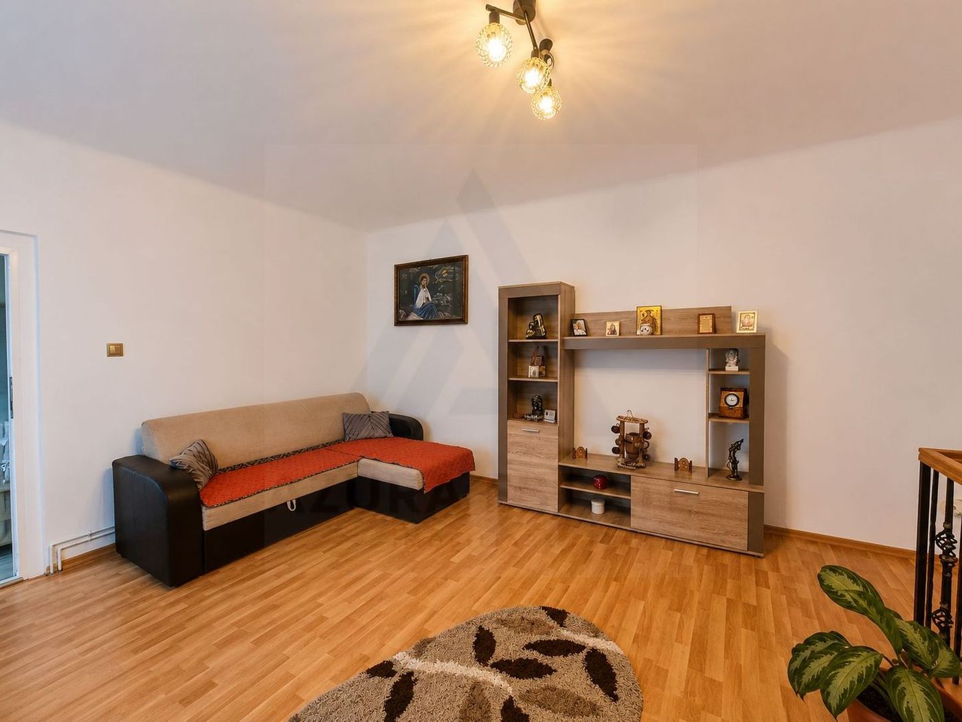 Casă cu 2 apartamente – 5 -camere -140 mp – Turnișor