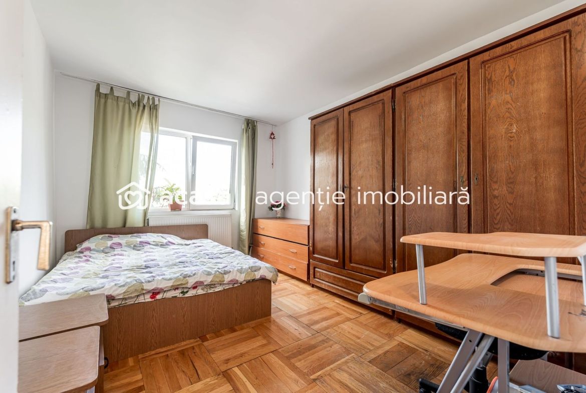 Apartament cu 3 camere, etaj 2 – Zona Vlaicu, Lebăda – COMISION 0