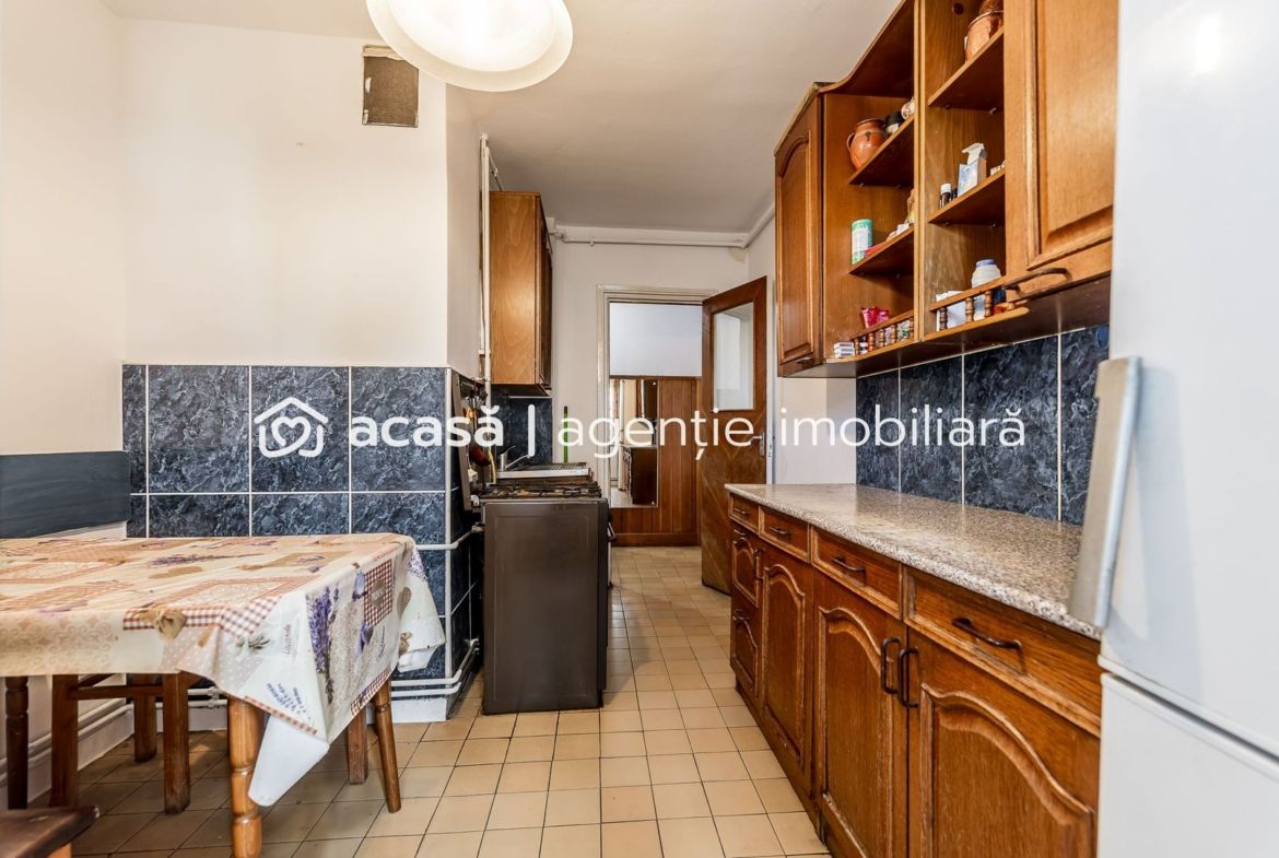 Apartament cu 3 camere, etaj 2 – Zona Vlaicu, Lebăda – COMISION 0