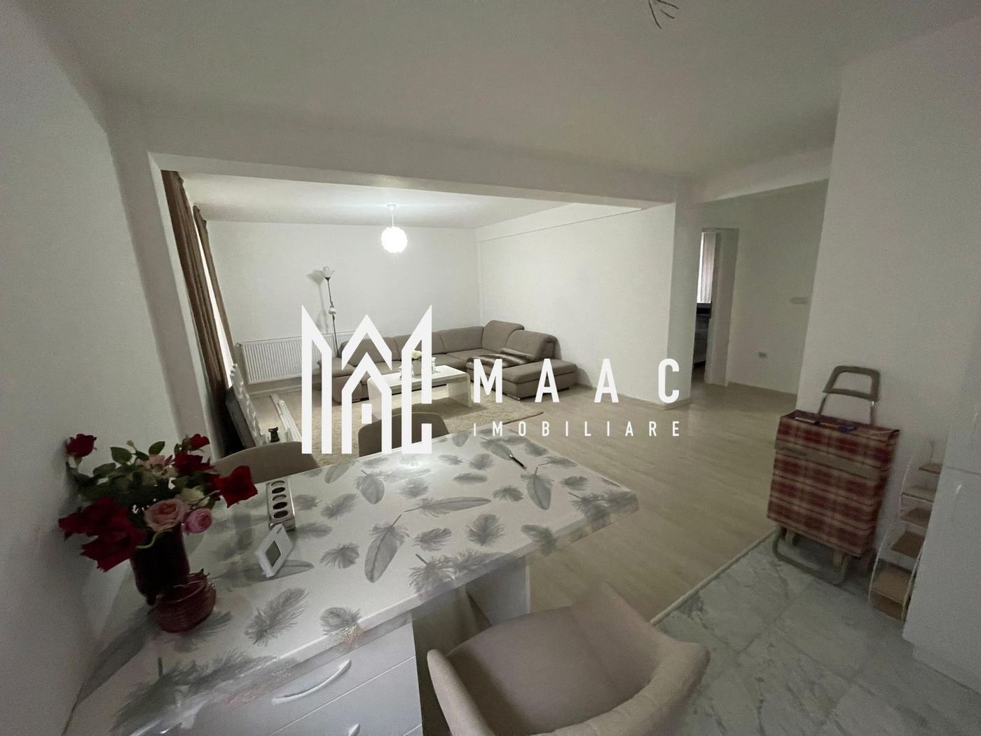 Apartament 3 camere |  Parter | Parcare | Sebes