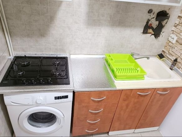 De vanzare garsoniera micro 40, et. 3/3, 27.000 euro