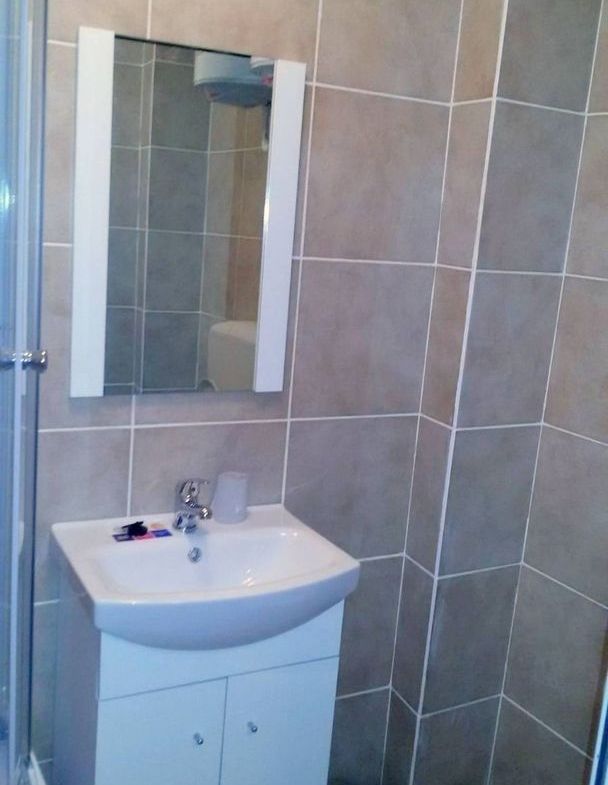 De vanzare garsoniera micro 40, et. 3/3, 27.000 euro