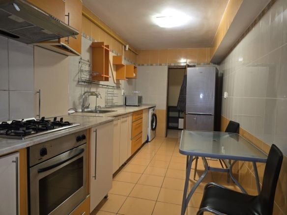 De inchiriat apartament cu 3 camere, Ultimul Leu, 600 Euro