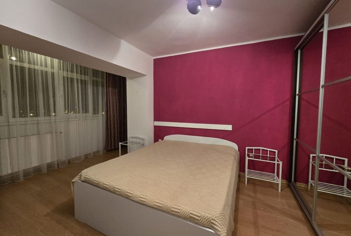 De inchiriat apartament cu 3 camere, Ultimul Leu, 600 Euro