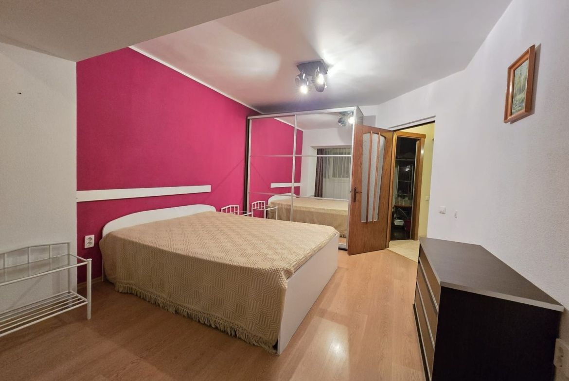De inchiriat apartament cu 3 camere, Ultimul Leu, 600 Euro