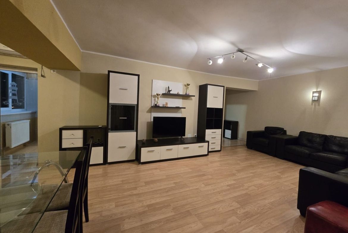 De inchiriat apartament cu 3 camere, Ultimul Leu, 600 Euro