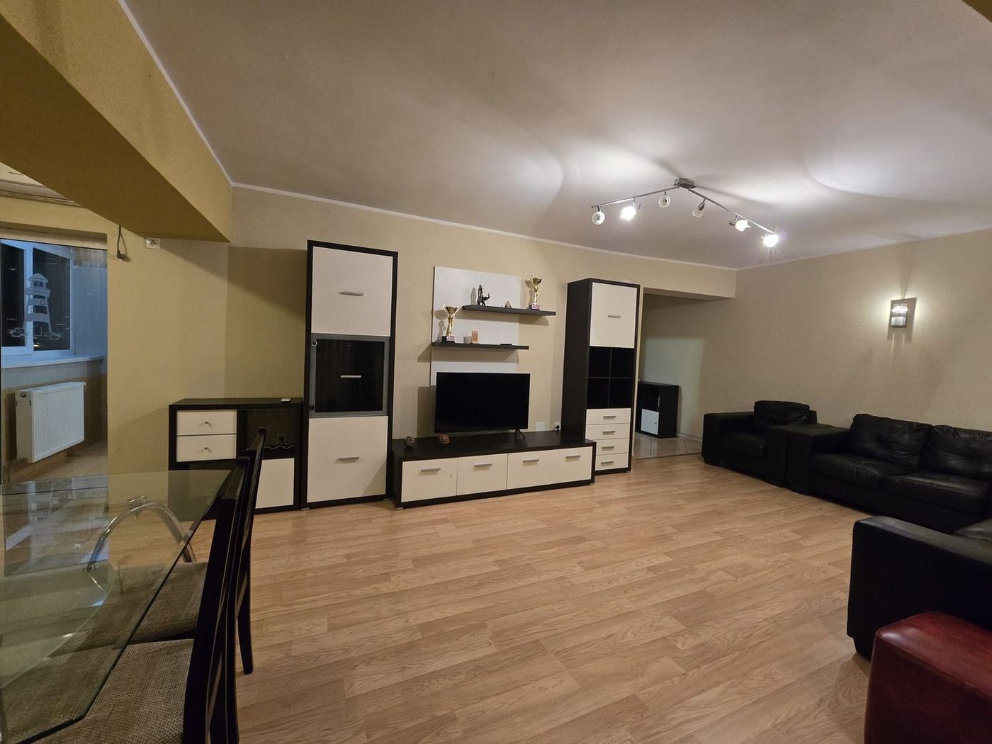 anBn-23927 De inchiriat apartament cu 3 camere, Ultimul Leu, 600 Euro