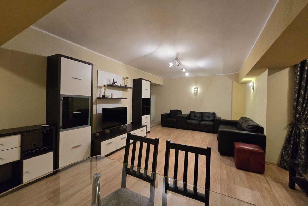 De inchiriat apartament cu 3 camere, Ultimul Leu, 600 Euro