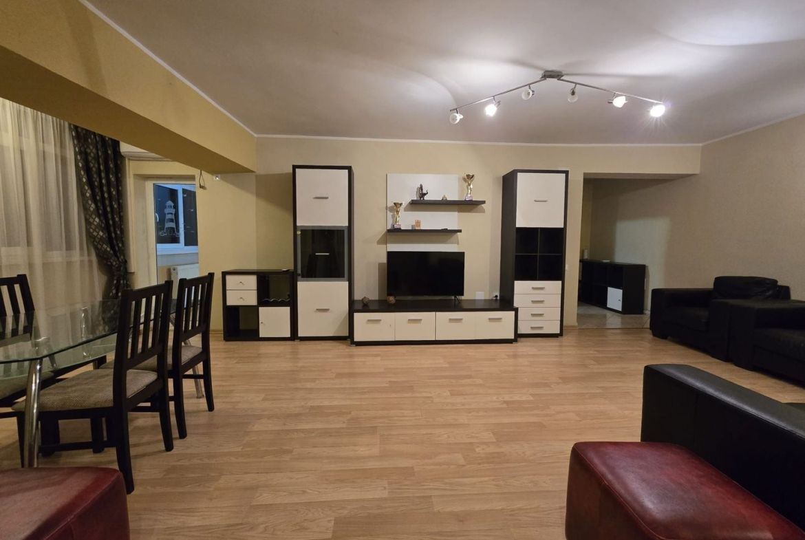 De inchiriat apartament cu 3 camere, Ultimul Leu, 600 Euro